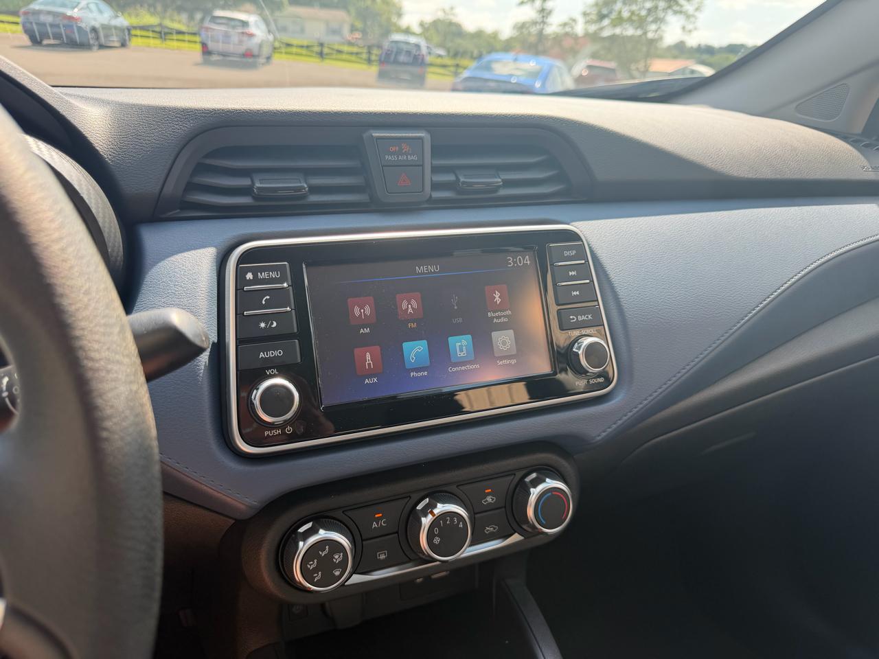 Nissan Versa  2025