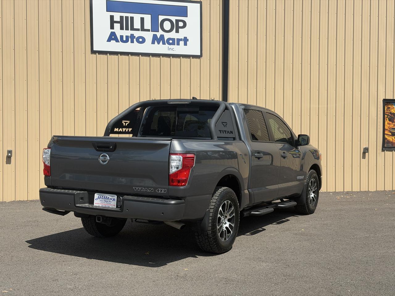 Nissan Titan  2022