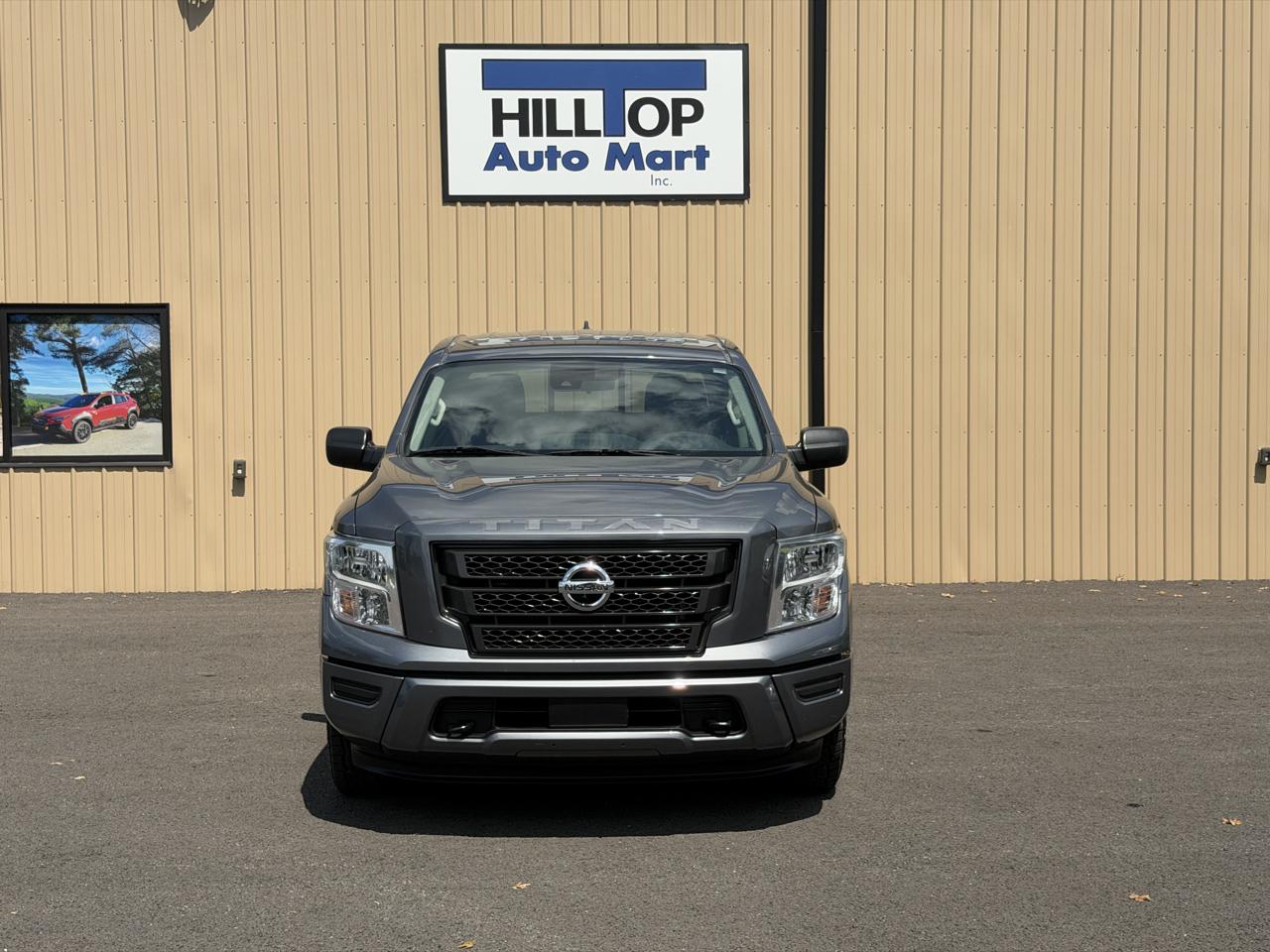Nissan Titan  2022