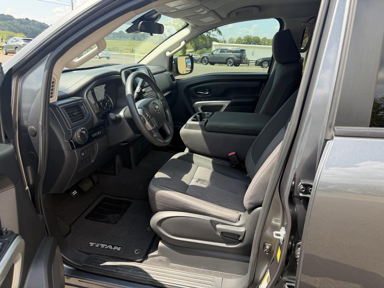 Nissan Titan  2022