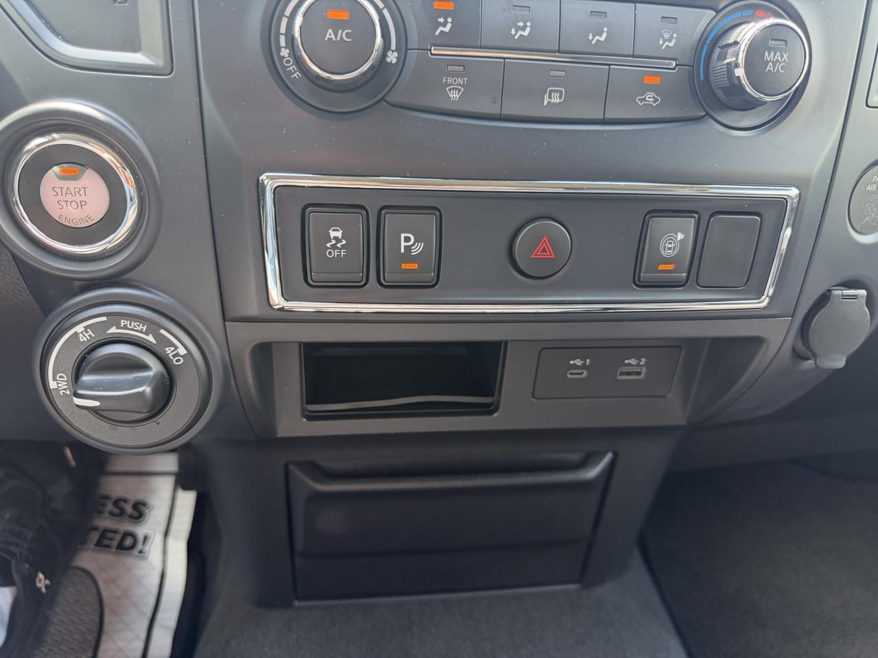 Nissan Titan  2022