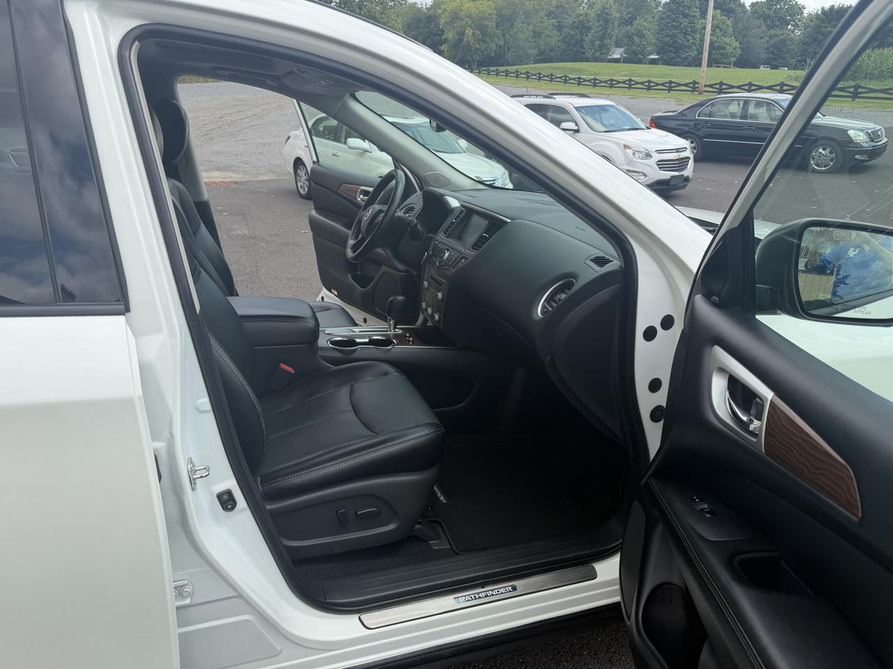 Nissan Pathfinder Platinum 2020