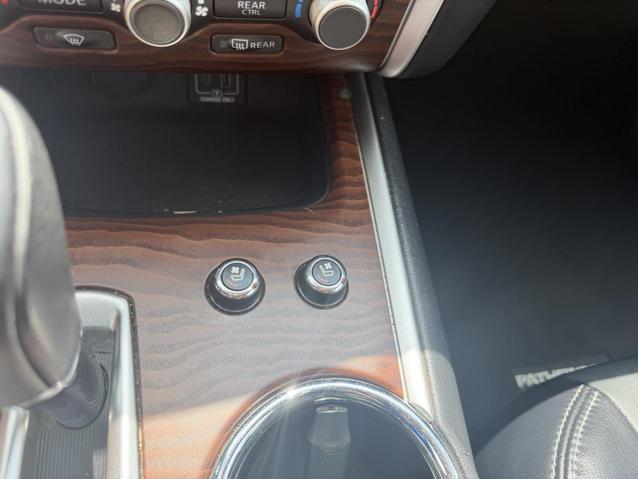Nissan Pathfinder Platinum 2020
