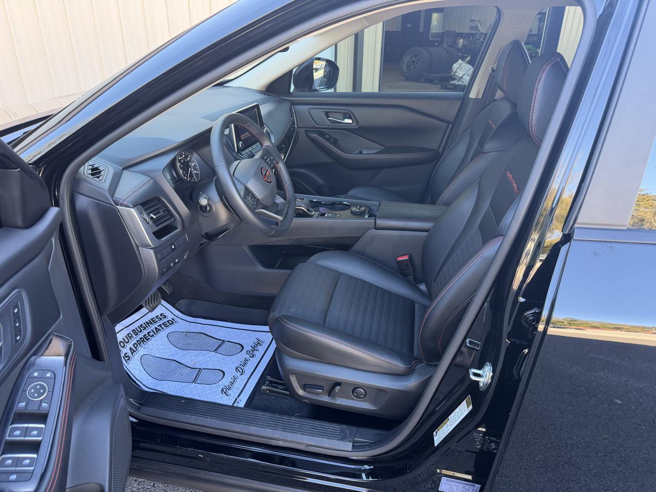 Nissan Rogue  2025