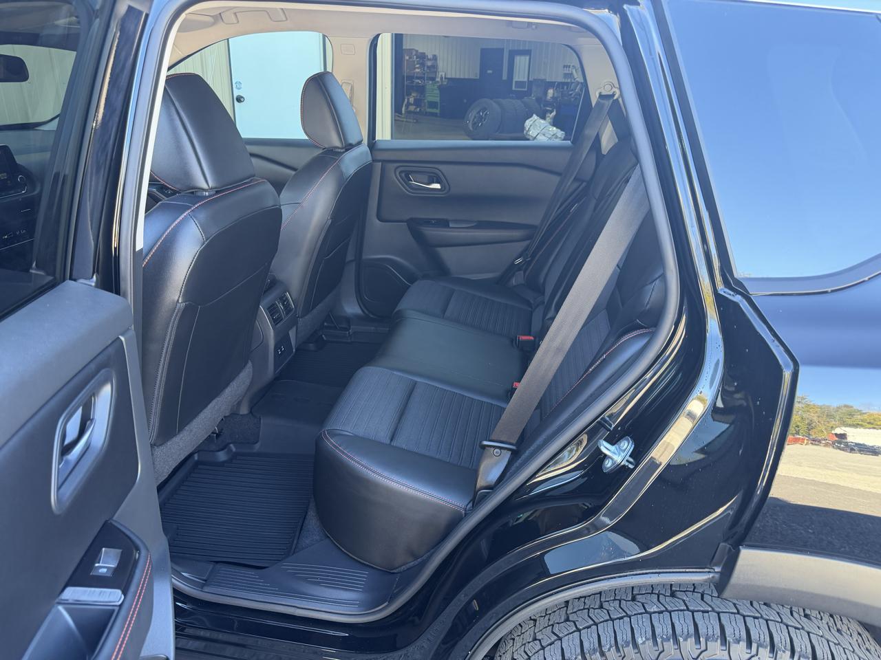 Nissan Rogue  2025