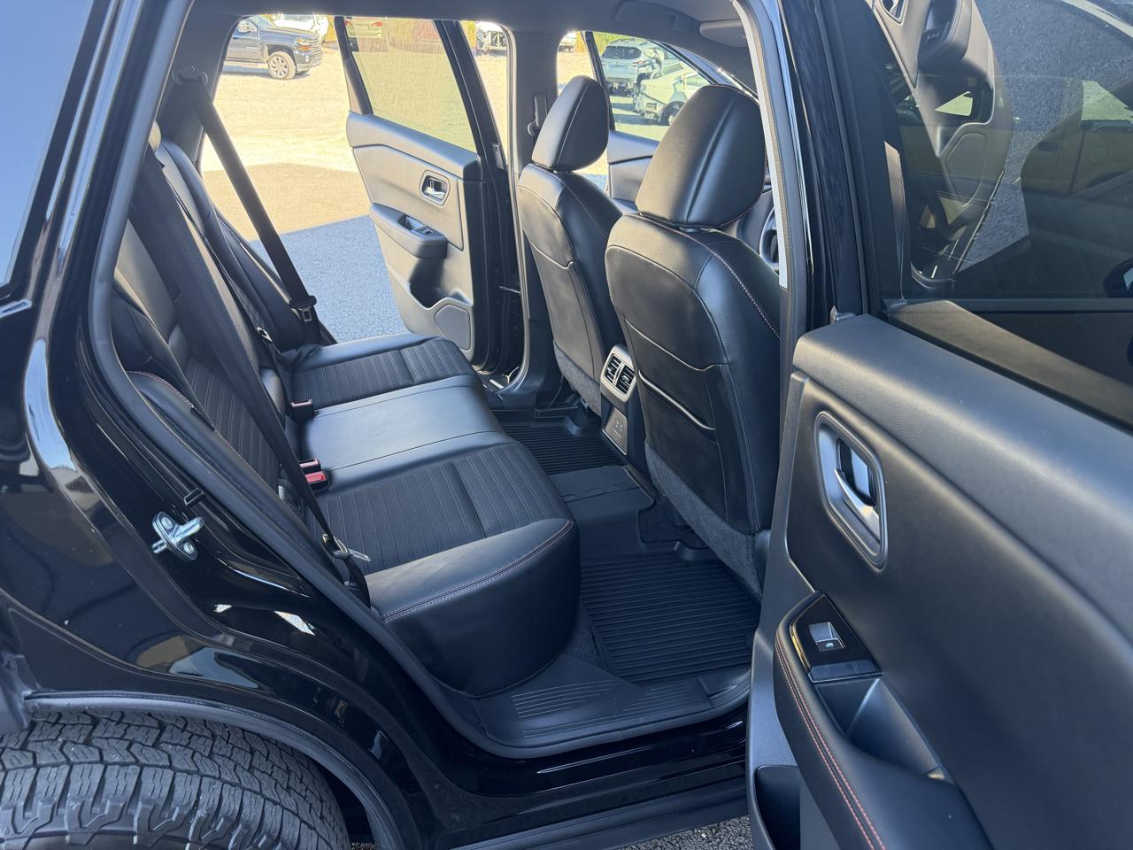 Nissan Rogue  2025