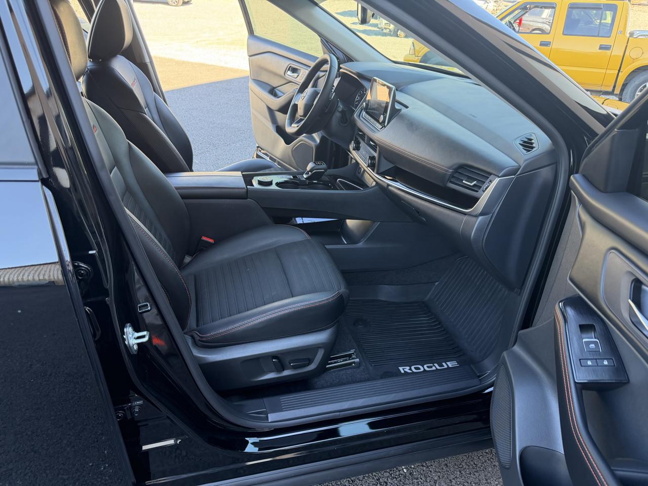 Nissan Rogue  2025