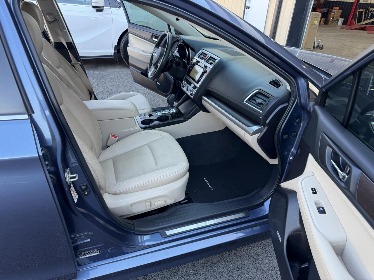 Subaru Legacy  2017