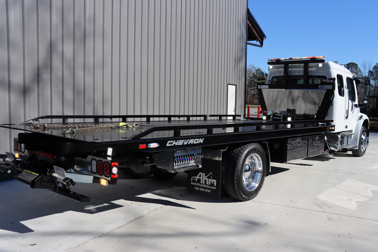 Freightliner M2 106 Plus  2026