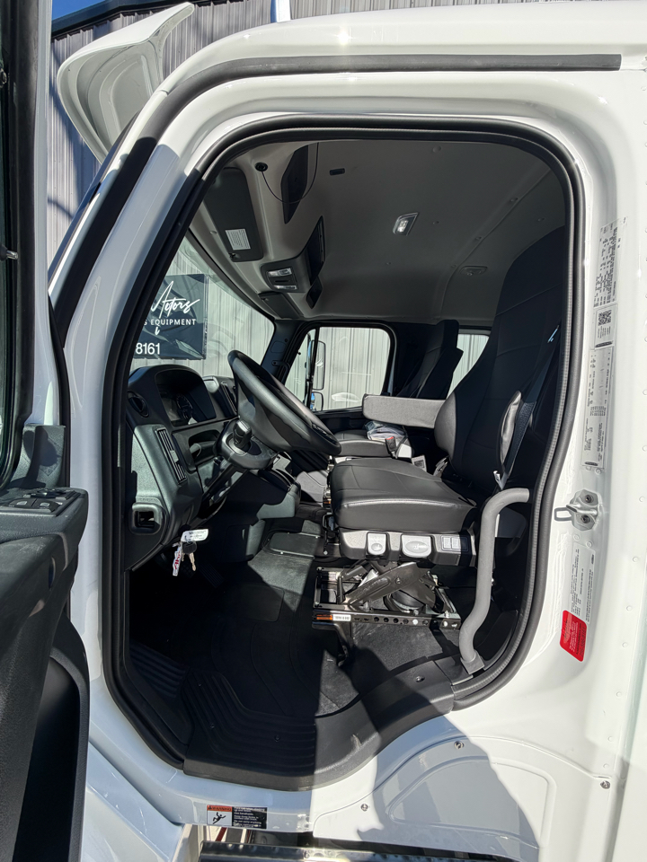 Freightliner M2 106 Plus  2026