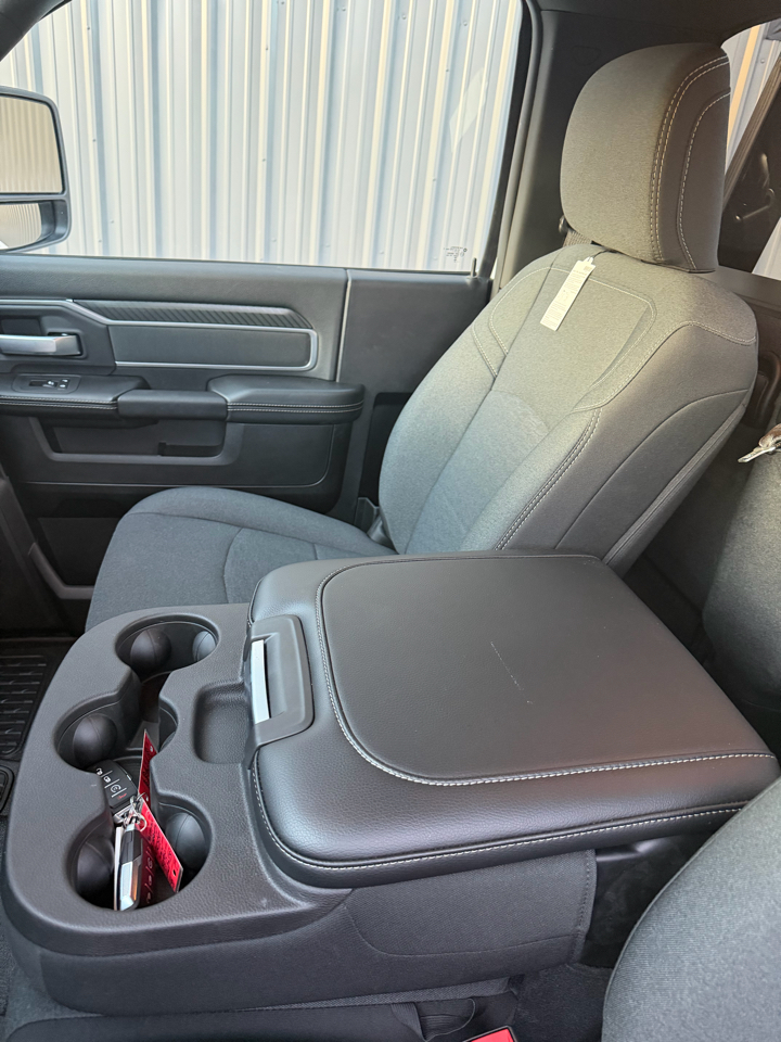 RAM 5500 Chassis Cab Big Horn 4x2 Reg Cab 120" CA 204.5" WB 2025