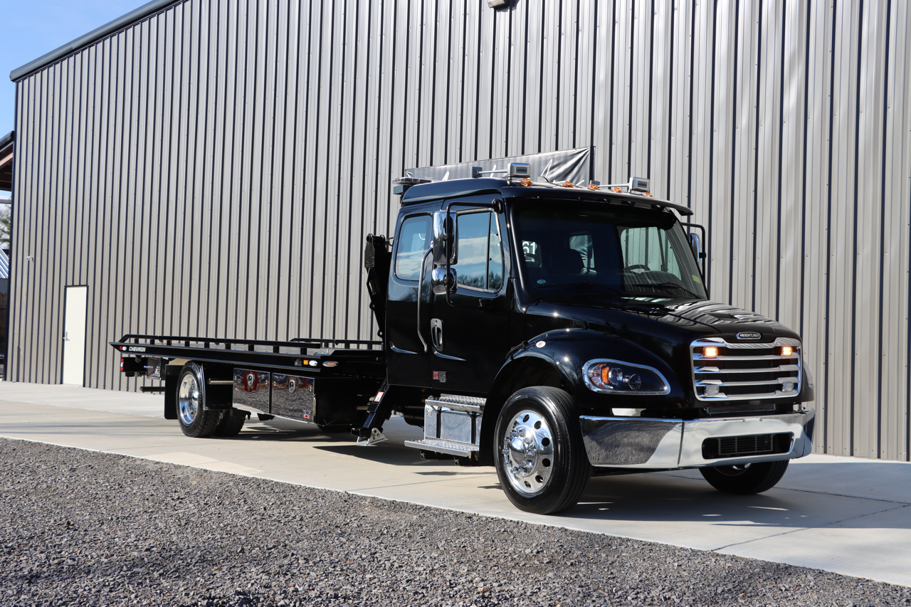 Freightliner M2 106 Plus  2026