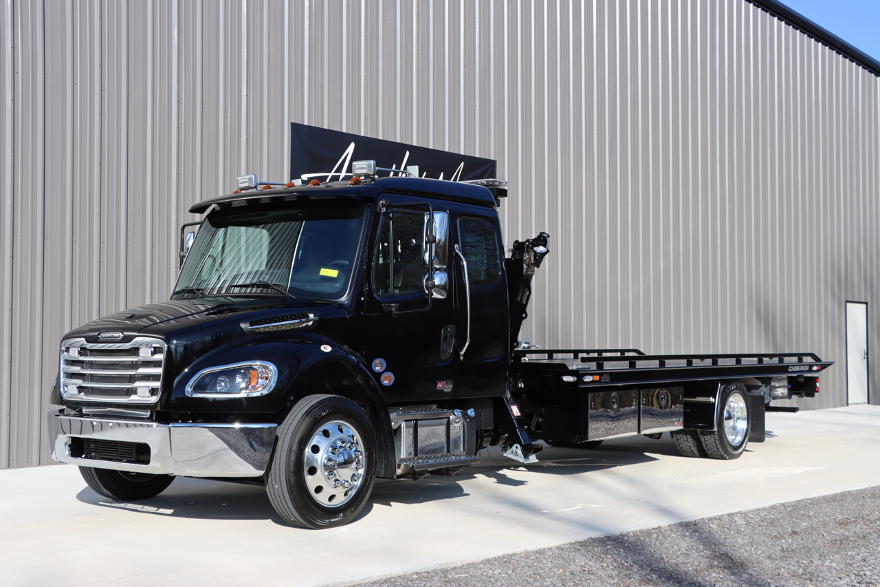 Freightliner M2 106 Plus  2026