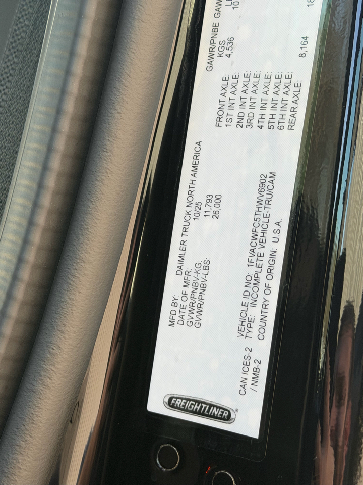 Freightliner M2 106 Plus  2026