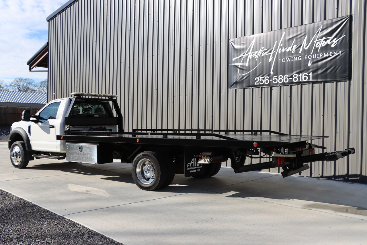 Ford Super Duty F-550 DRW XLT 4WD Reg Cab 145" WB 60" CA 2019