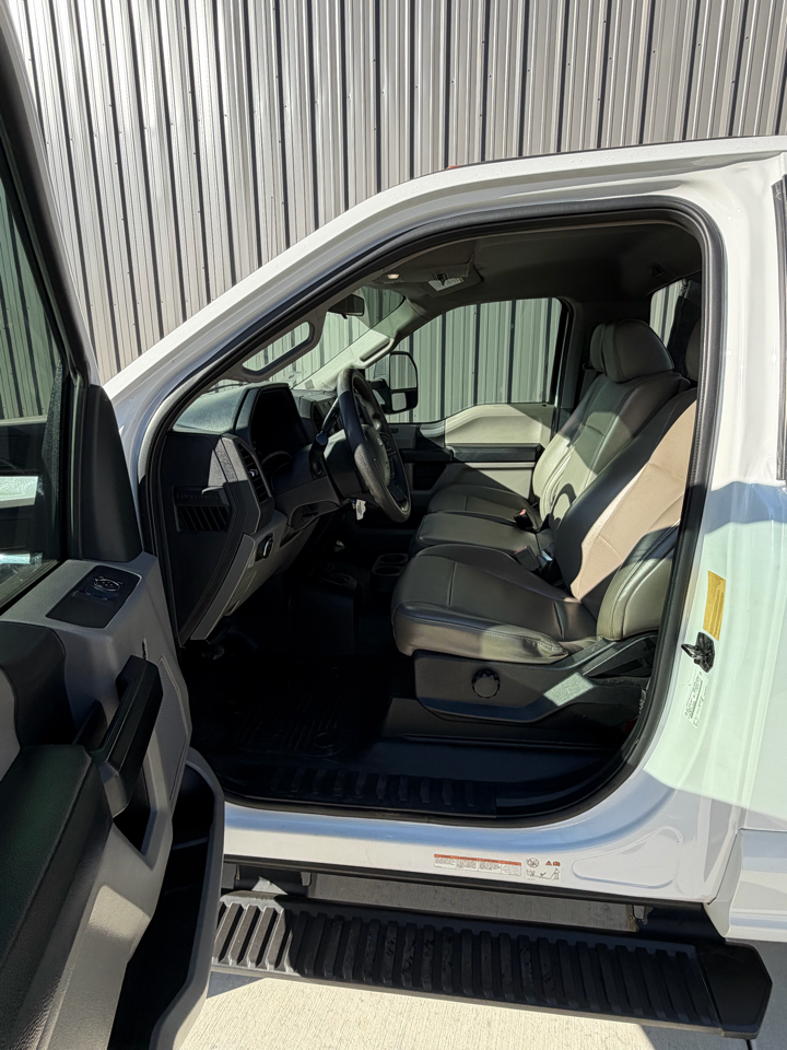 Ford Super Duty F-550 DRW XLT 4WD Reg Cab 145" WB 60" CA 2019