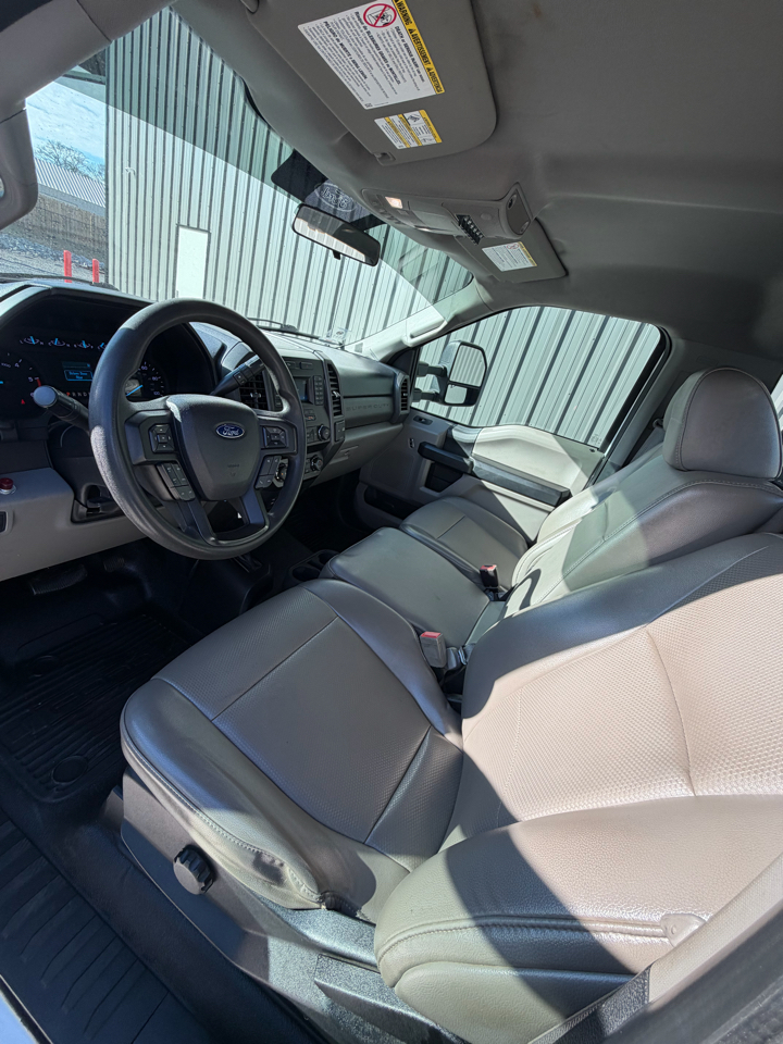 Ford Super Duty F-550 DRW XLT 4WD Reg Cab 145" WB 60" CA 2019