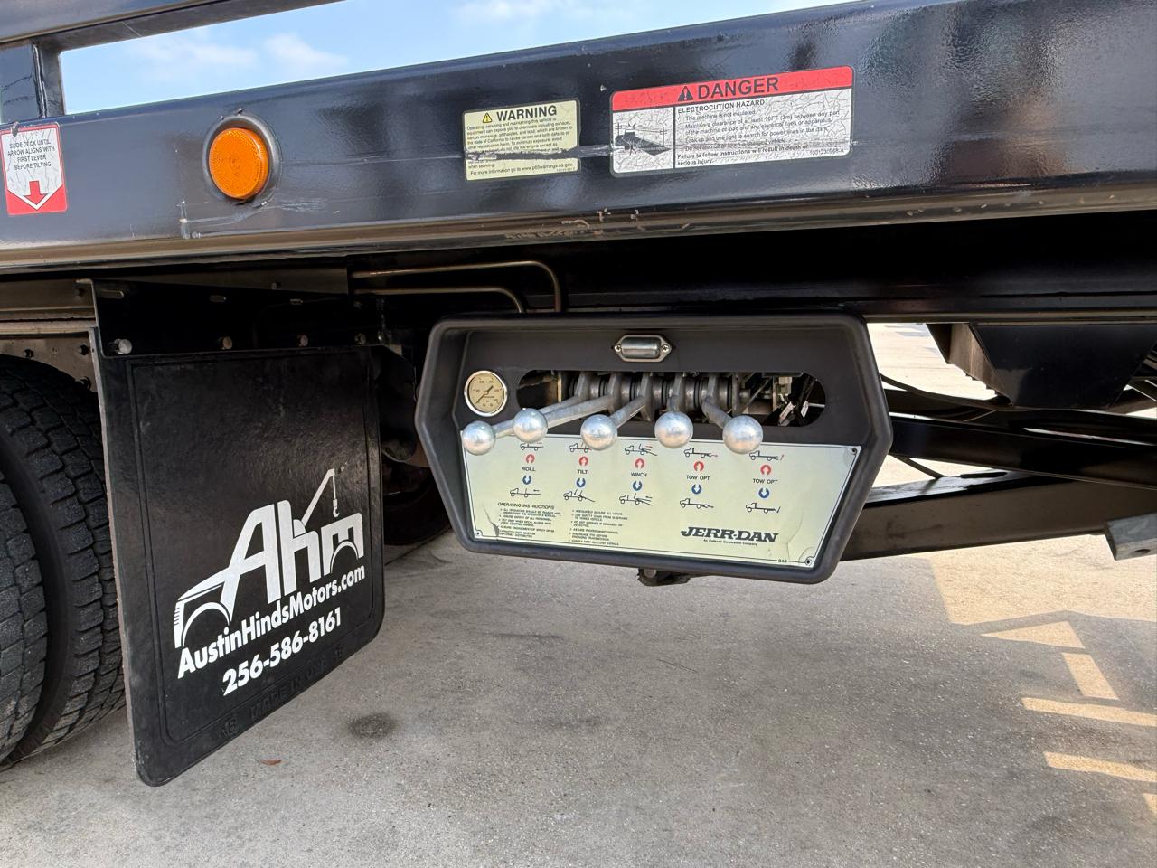 RAM 5500 Chassis Cab SLT 4x2 Reg Cab 120" CA 204.5" WB 2021