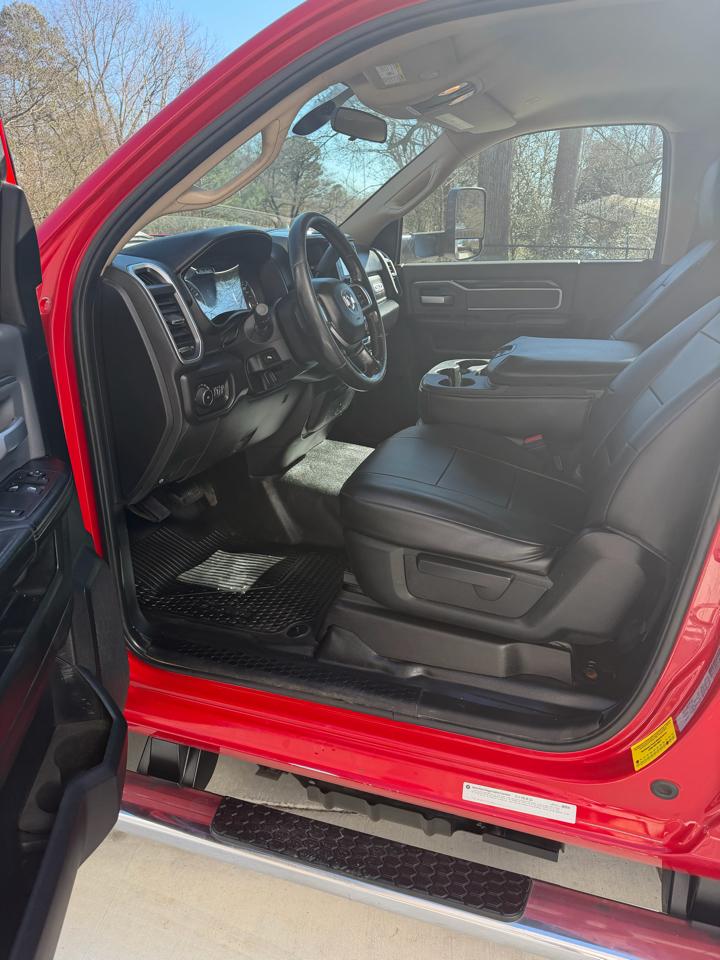 RAM 5500 Chassis Cab SLT 4x2 Reg Cab 120" CA 204.5" WB 2019