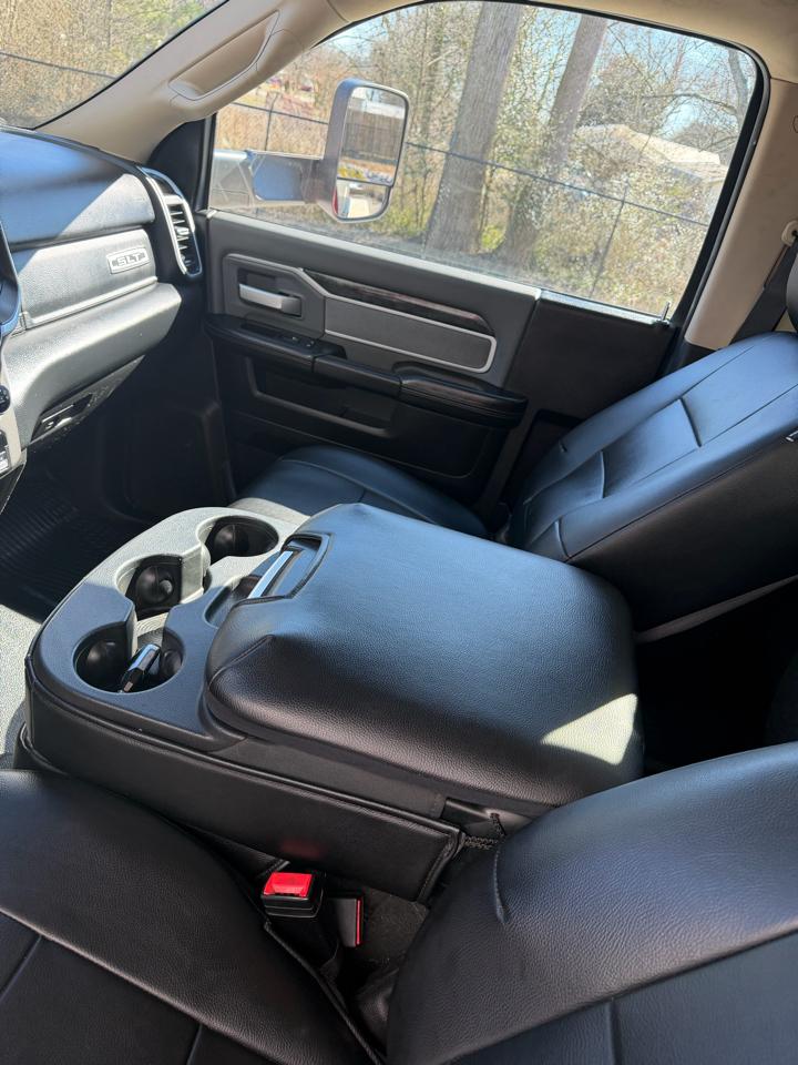 RAM 5500 Chassis Cab SLT 4x2 Reg Cab 120" CA 204.5" WB 2019