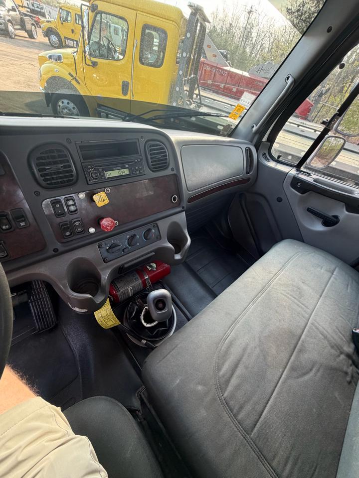 Freightliner M2  2007