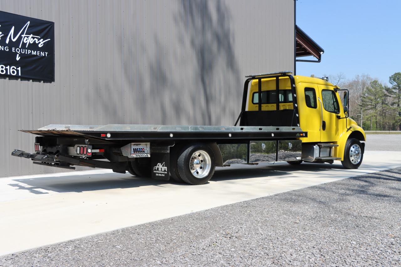 Freightliner M2  2022