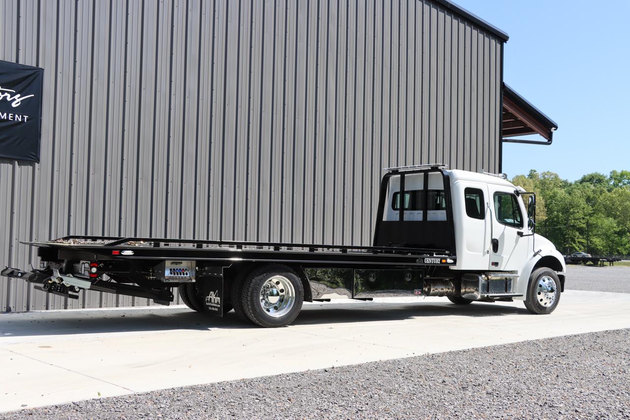 Freightliner M2 106 Plus  2026