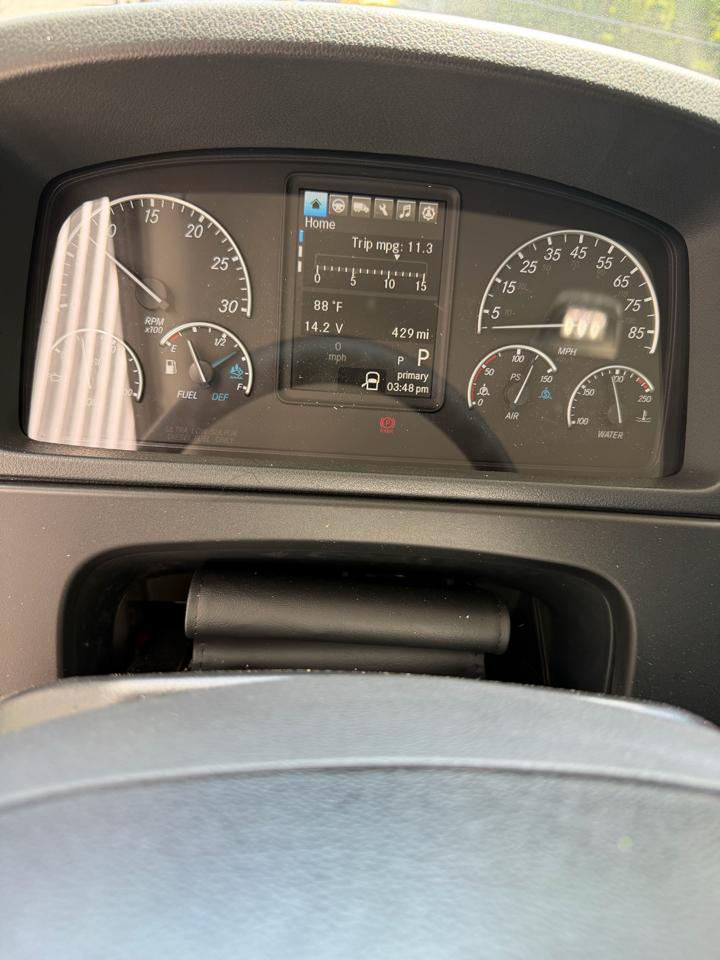 Freightliner M2 106 Plus  2026