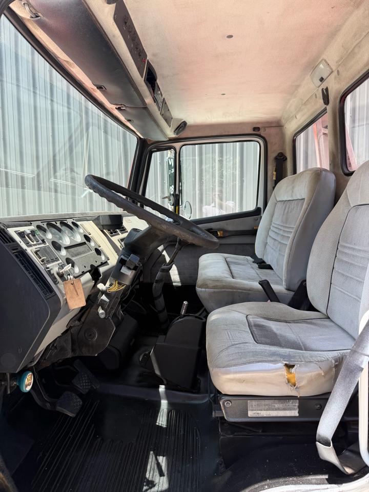 Freightliner FL70  1998
