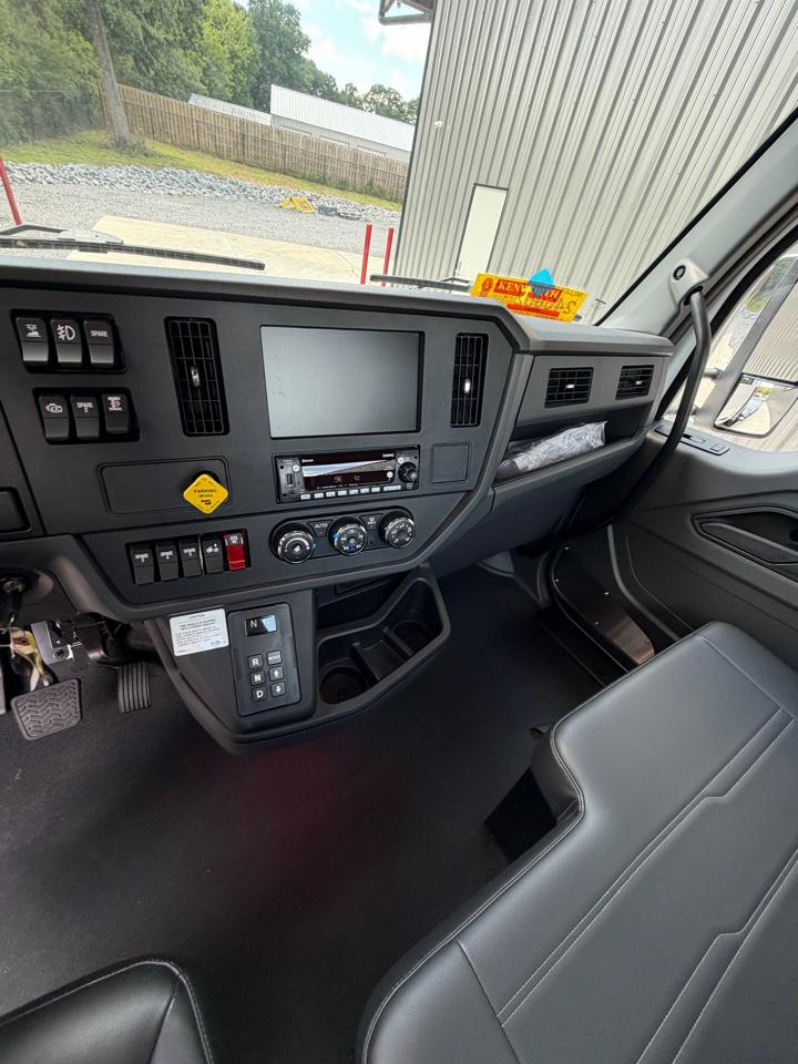Kenworth T280  2027