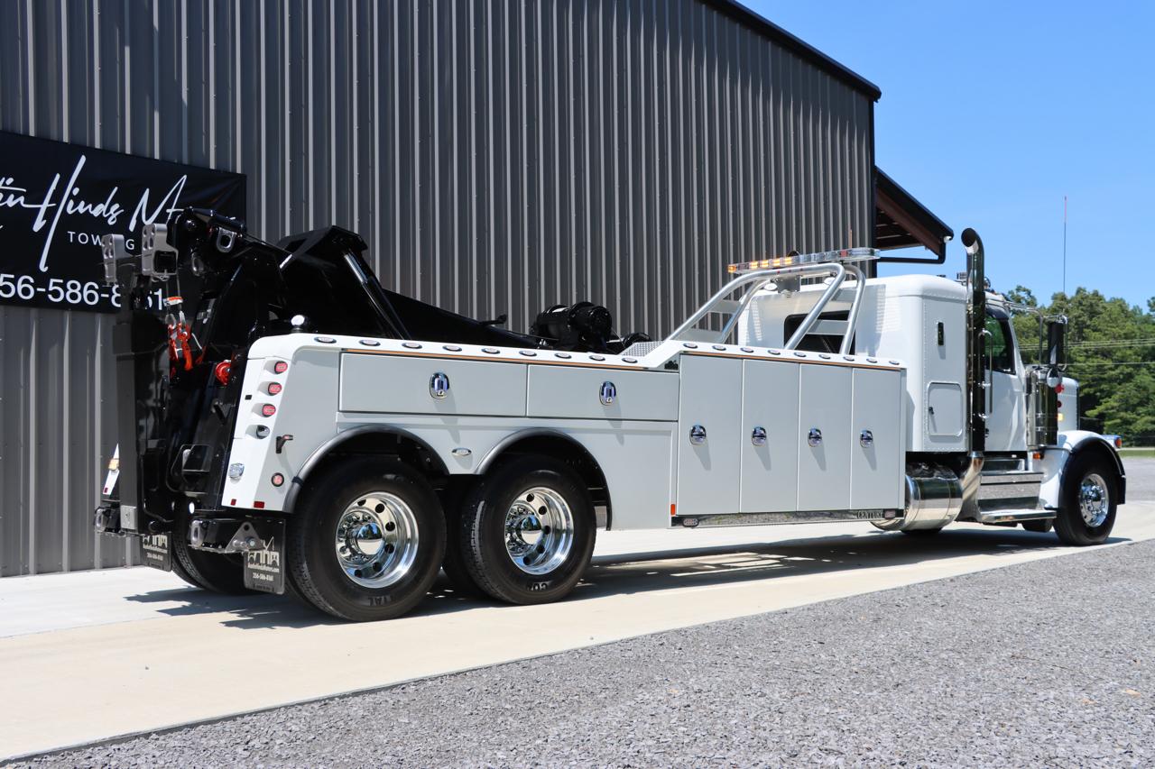 Peterbilt 589  2027