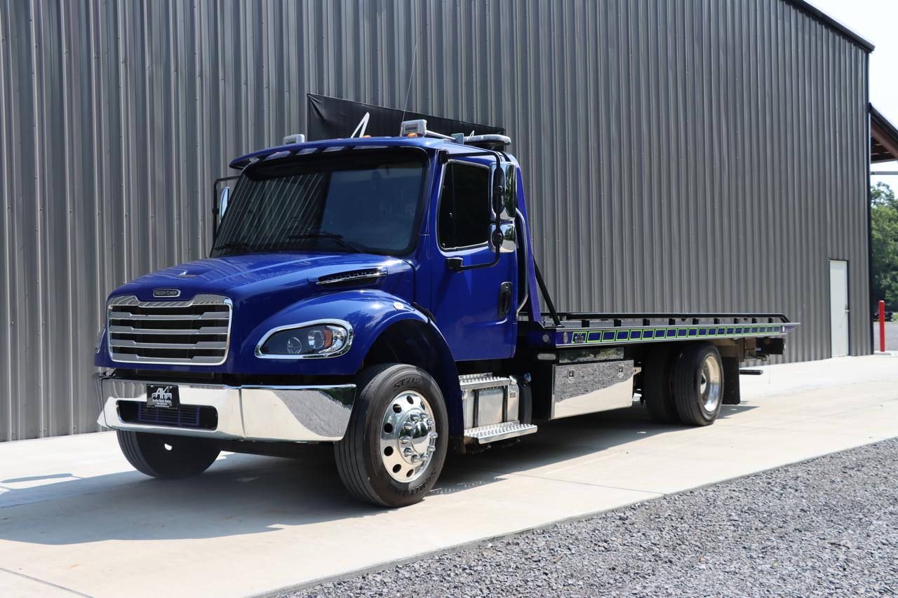 Freightliner M2  2024