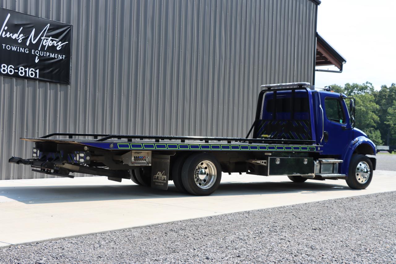 Freightliner M2  2024