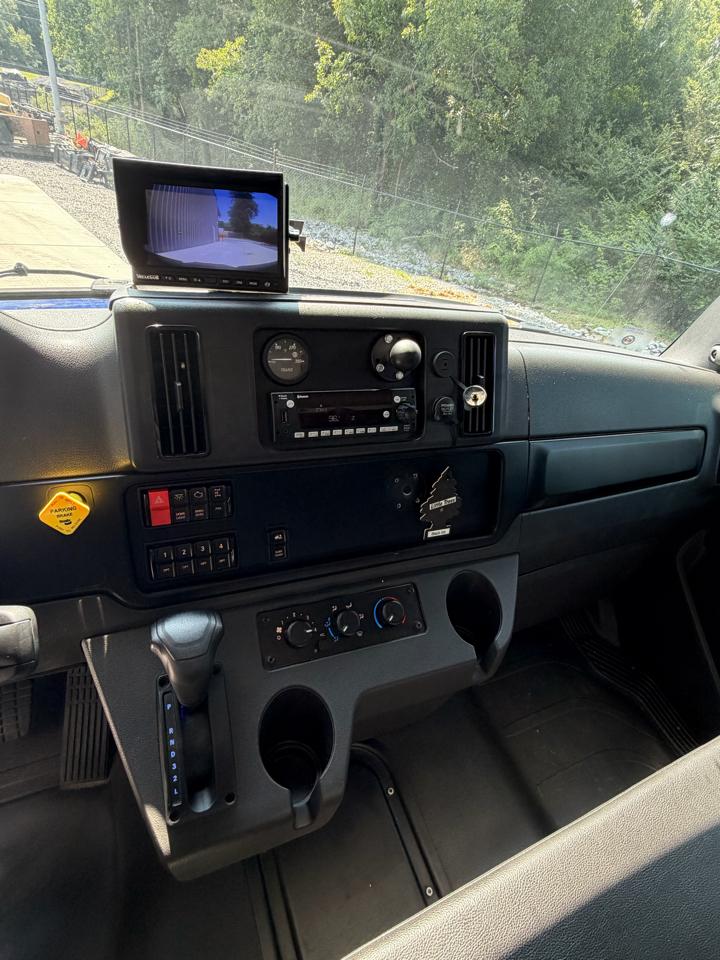 Freightliner M2  2024