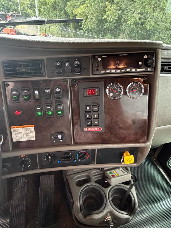 Kenworth T280  2022