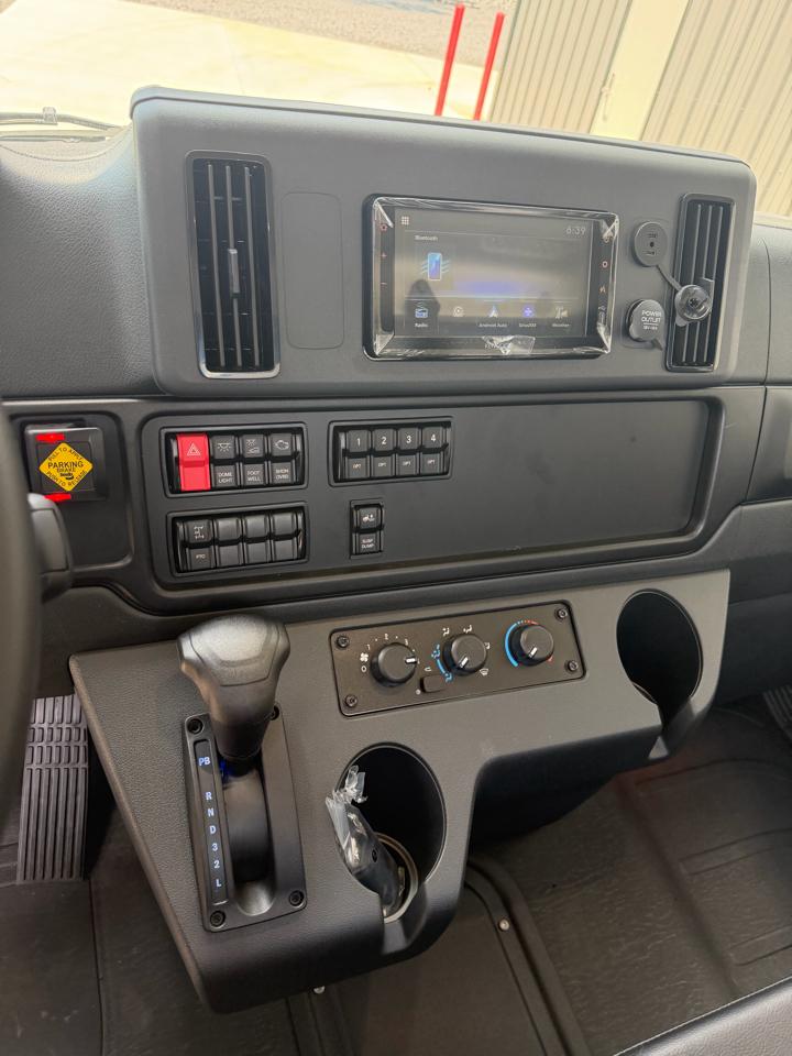 Freightliner M2  2027