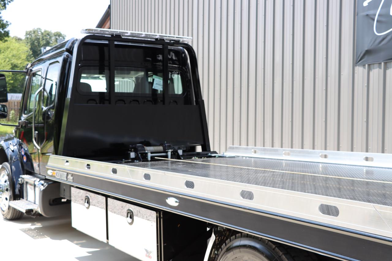 Freightliner M2  2027