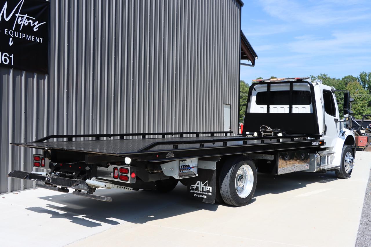 Freightliner M2 106 Plus  2026