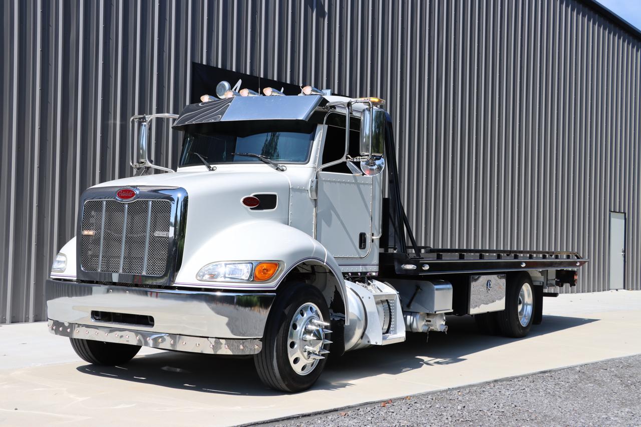 Peterbilt 337  2021