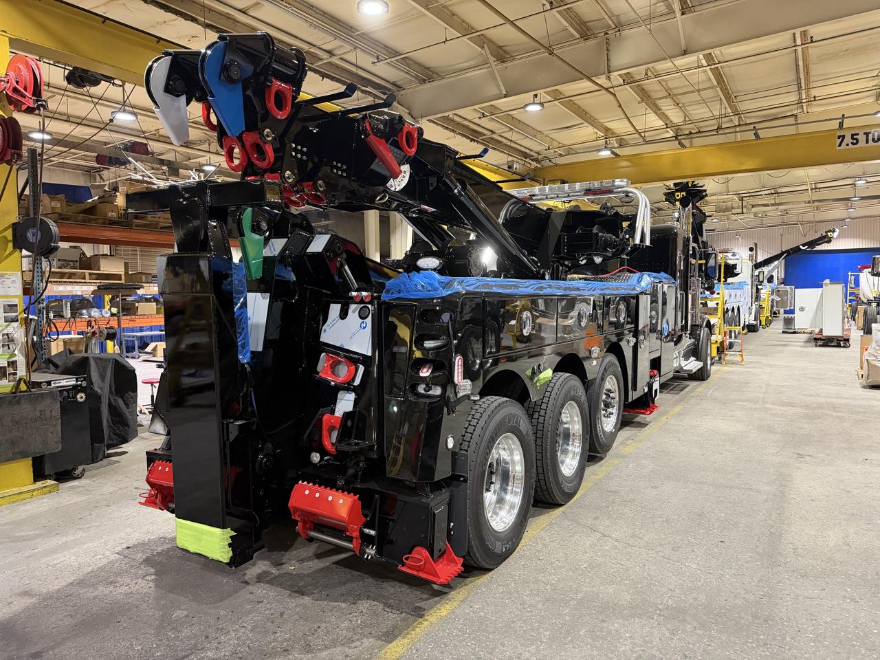 Peterbilt 589  2027