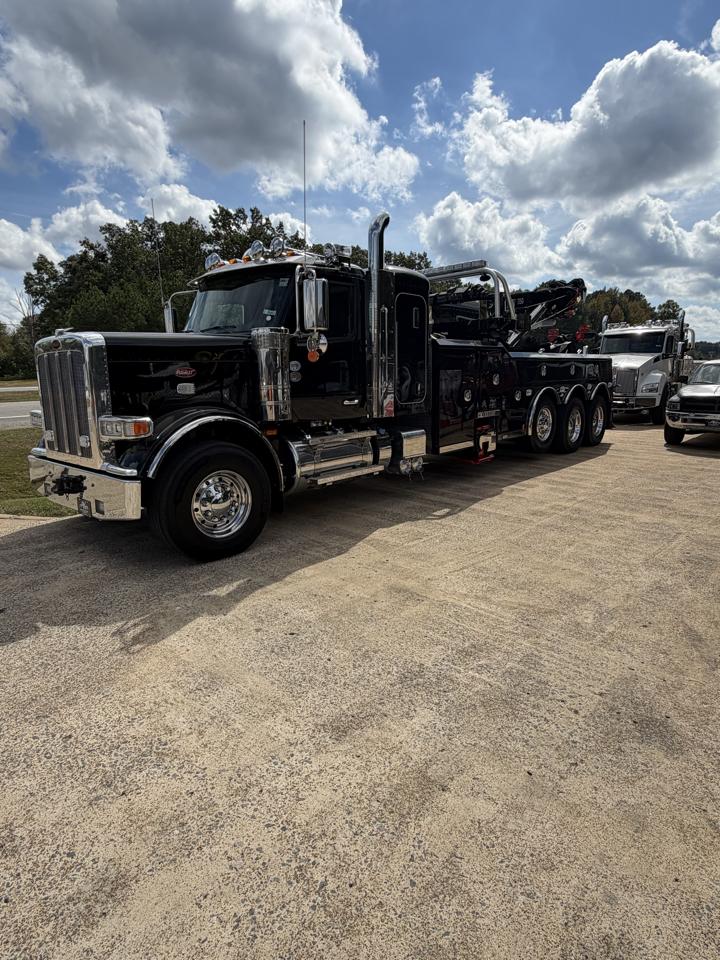 Peterbilt 589  2027