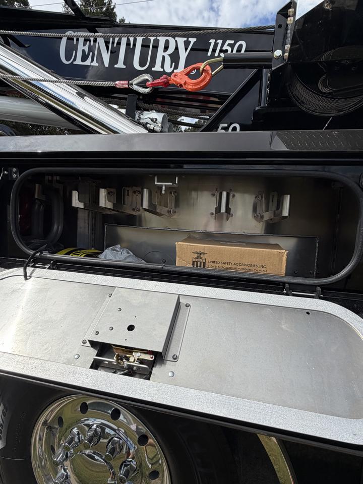 Peterbilt 589  2027