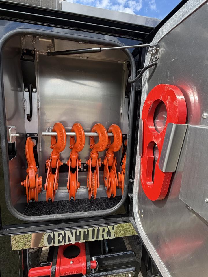 Peterbilt 589  2027