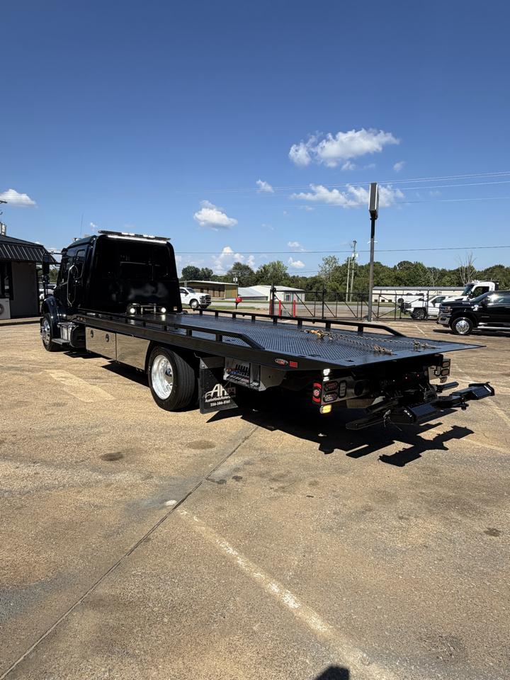 Freightliner M2 106 Plus  2024