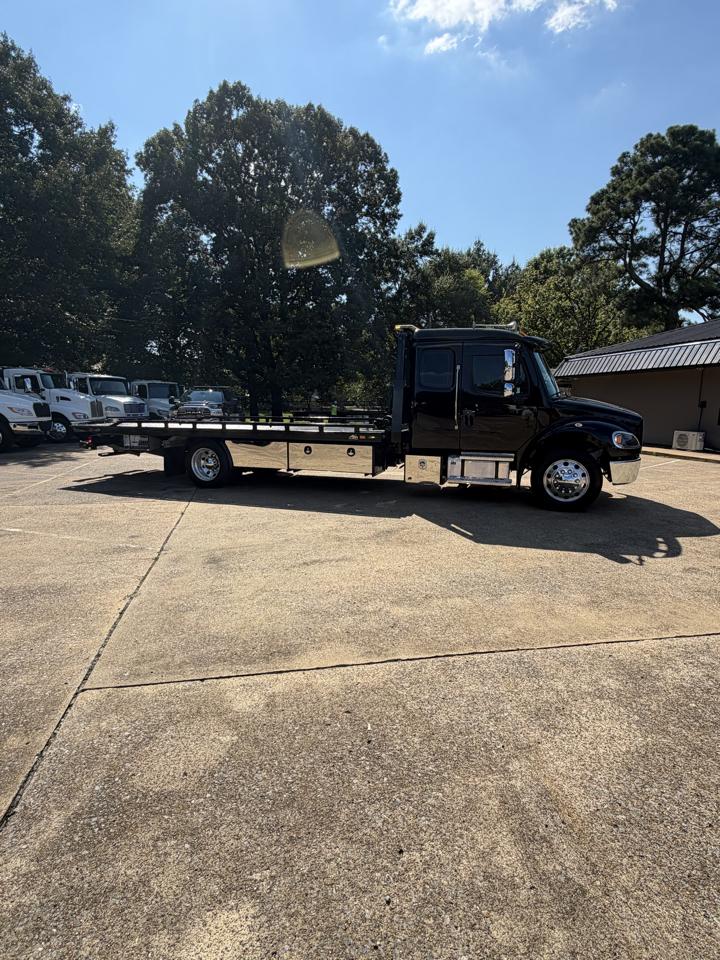 Freightliner M2 106 Plus  2024