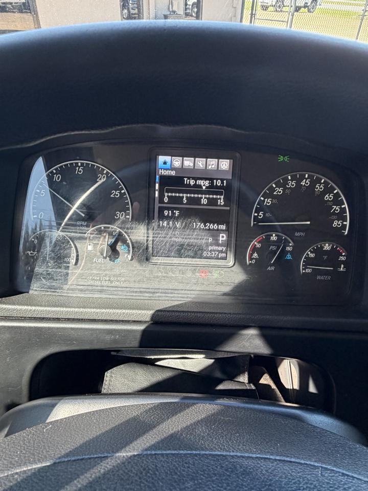Freightliner M2 106 Plus  2024