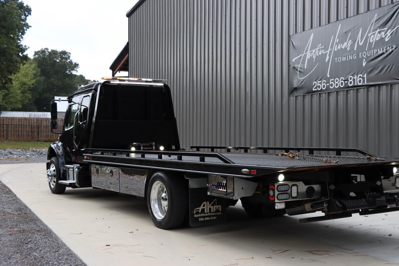 Freightliner M2 106 Plus  2024