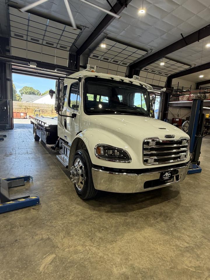 Freightliner M2 106 Plus  2027