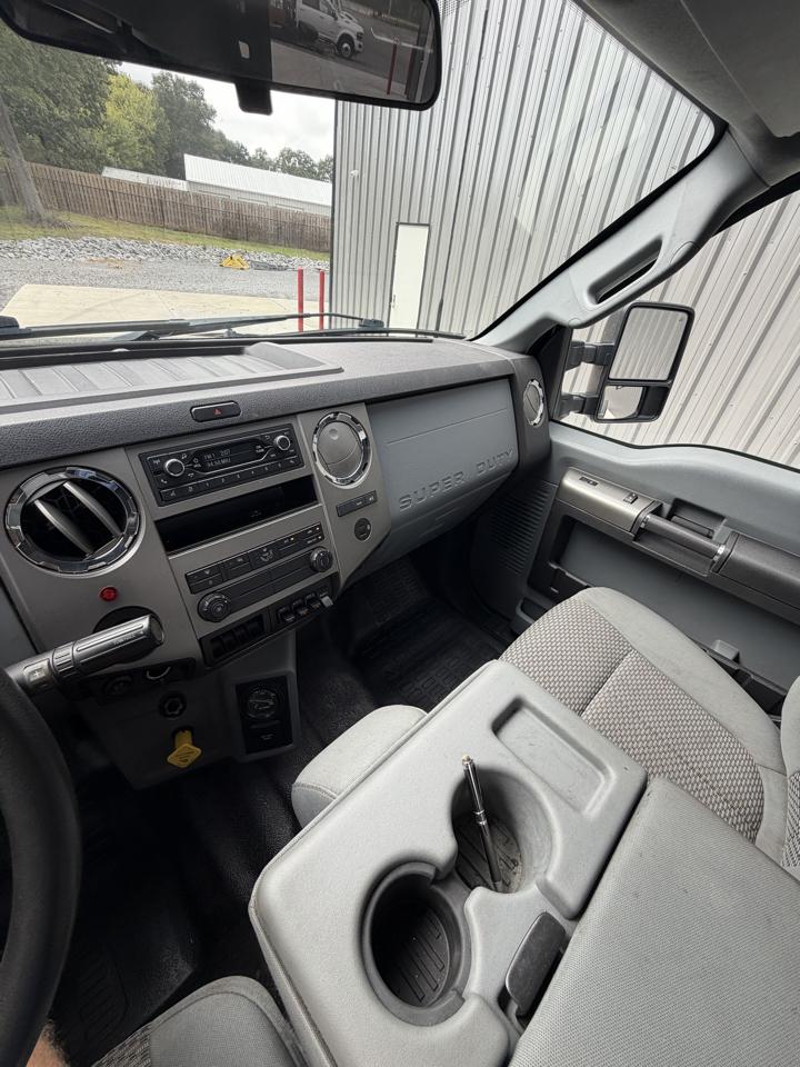 Ford F-650 Straight Frame SuperCab 2023