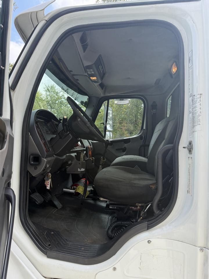 Freightliner M2  2007